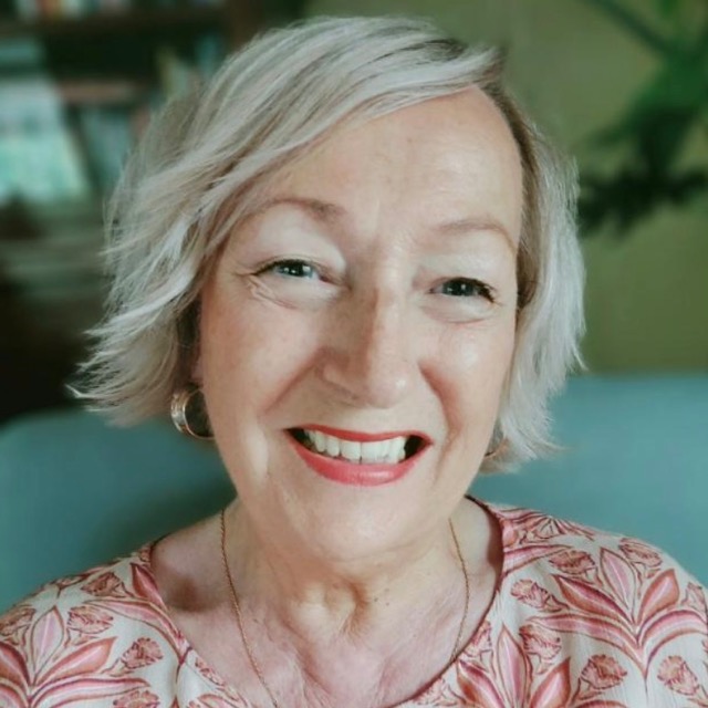 Ivonne Martens review